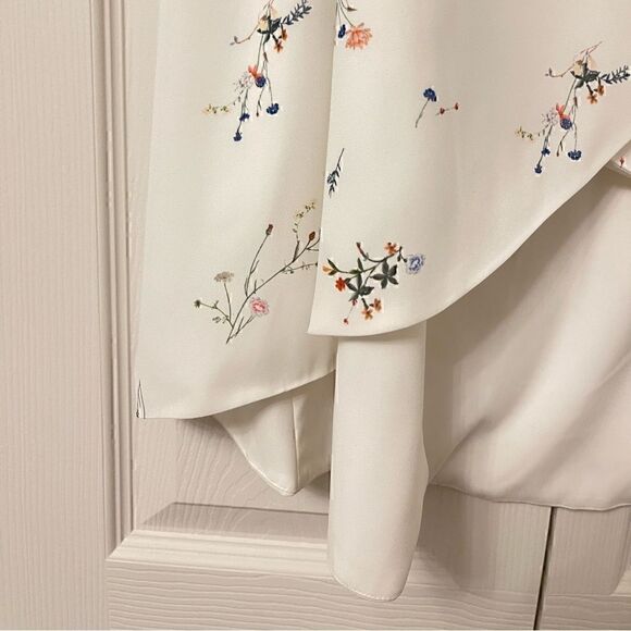 Gianni Bini White Wildflower Floral Flowy Adjustable Tie Waist Wrap Skirt - Picture 5 of 9